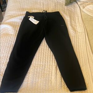 Aritzia Boyfriend fit sweatpants NWT (tall size)